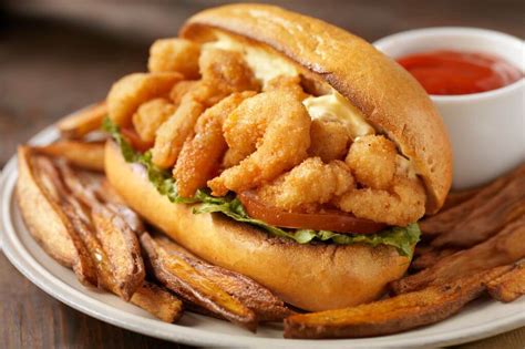  ¡El Po’boy de Camarón: Un Manjar Crujiente y Sabroso que Explota en tu Boca!